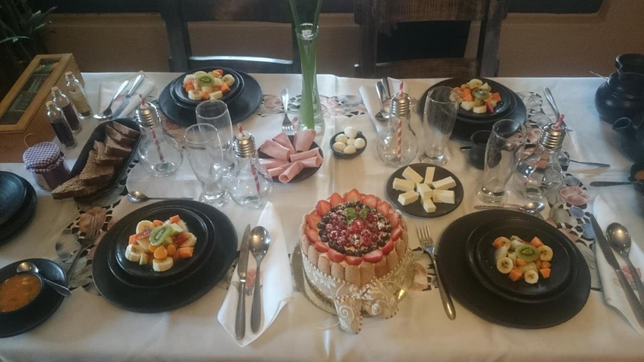 Bed and Breakfast Casatodosantos Cuenca Esterno foto